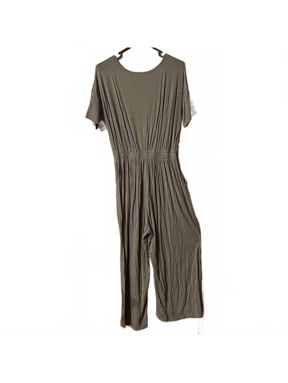 Jardin Olive Green Short Sleeve Jumpsuit with Pockets! Large